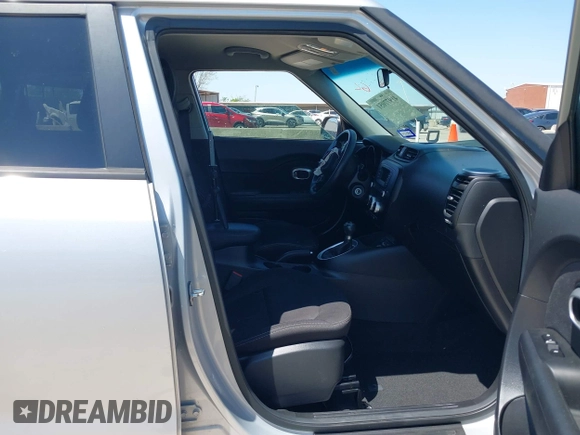 2016 Kia Soul with VIN KNDJN2A27G7844393, listed as a IAAI auction lot 41977051 with 91,380 mi miles. Bid and sale history available at carsss.com. Image 5.