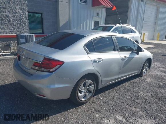 2013 Honda Civic LX z VIN 2HGFB2F5XDH549386, wystawiony jako IAAI lot #39920177 z przebiegiem 126 428 mil mil oraz . Historia ofert i sprzedaży dostępna na DreamBid. Obrazek 4.