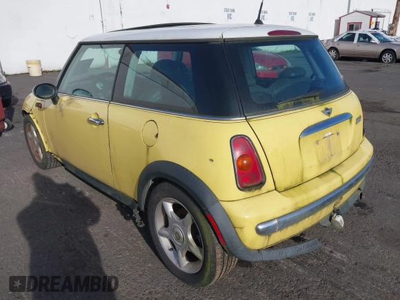 2003 MINI Hardtop z VIN WMWRC33463TE18371, wystawiony jako IAAI lot #41388681 z przebiegiem 155 077 mil mil oraz . Historia ofert i sprzedaży dostępna na DreamBid. Obrazek 3.