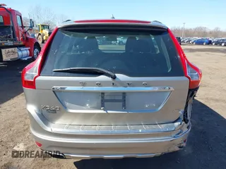 2015 Volvo XC60 z VIN YV4940RAXF2612546, wystawiony jako IAAI lot #41787624 z przebiegiem 92 452 mil mil oraz . Historia ofert i sprzedaży dostępna na DreamBid. Obrazek 16.