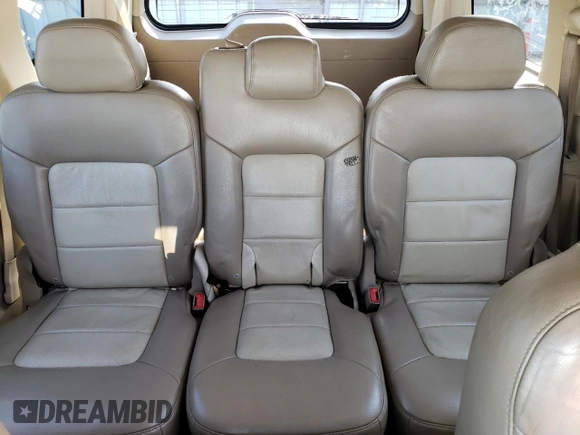2006 Ford Expedition Eddie Bauer z VIN 1FMPU17586LA98112, wystawiony jako Copart lot #48393425 z przebiegiem 274 790 mil mil oraz Czysty tytuł • Clean title. Historia ofert i sprzedaży dostępna na DreamBid. Obrazek 10.