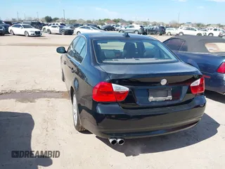 2006 BMW 3 Series 330i z VIN WBAVB335X6PS11101, wystawiony jako IAAI lot #41656554 z przebiegiem 136 673 mil mil oraz . Historia ofert i sprzedaży dostępna na DreamBid. Obrazek 3.