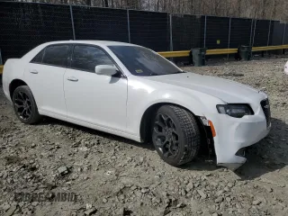 2019 Chrysler 300 S with VIN 2C3CCABG8KH609442, listed as a Copart auction lot 51114035 with 97,468 mi miles and Salvage Title. Bid and sale history available at DreamBid. Image 4.