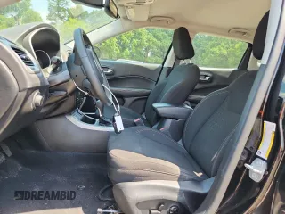 2021 Jeep Compass Sport z VIN 3C4NJCAB7MT588461, wystawiony jako Copart lot #61834045 z przebiegiem 114 732 mil mil oraz Szkoda całkowita • Salvage title. Historia ofert i sprzedaży dostępna na DreamBid. Obrazek 7.