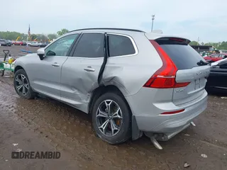 2022 Volvo XC60 Momentum z VIN YV4L12RK0N1997610, wystawiony jako IAAI lot #42202592 z przebiegiem 3580 mil mil oraz . Historia ofert i sprzedaży dostępna na DreamBid. Obrazek 3.