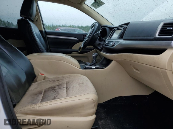 2017 Toyota Highlander LE with VIN 5TDBZRFH8HS371531, listed as a Copart auction lot 59560275 with 87,200 mi miles and Salvage title. Bid and sale history available at DreamBid. Image 7.