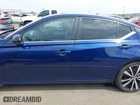 2019 Nissan Altima SR with VIN 1N4AL4CVXKC226595, listed as a IAAI auction lot 41895582 with 45,019 mi miles and . Bid and sale history available at carsss.com. Image 15.