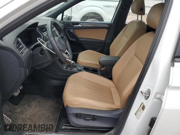 2022 Volkswagen Tiguan SE R-Line Black with VIN 3VV8B7AX8NM072183, listed as a Copart auction lot 42331045 with 87,387 mi miles and Salvage Title. Bid and sale history available at DreamBid. Image 7.