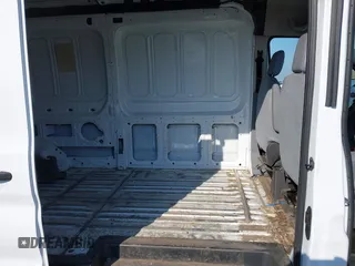 2019 Ford Transit z VIN 1FTYE2CMXKKA07267, wystawiony jako IAAI lot #41436154 z przebiegiem 127 422 mil mil oraz . Historia ofert i sprzedaży dostępna na DreamBid. Obrazek 8.