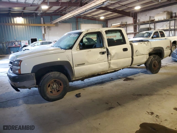 2006 Chevrolet Silverado 2500HD LT2 with VIN 1GCHK23U06F254255, listed as a Copart auction lot 88778235 with 182,988 mi miles and Salvage Title. Bid and sale history available at carsss.com. Image 1.
