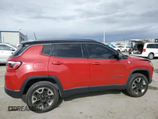 2017 Jeep Compass Trailhawk z VIN 3C4NJDDB8HT668097, wystawiony jako Copart lot #51618075 z przebiegiem 70 612 mil mil oraz Szkoda całkowita • Salvage title. Historia ofert i sprzedaży dostępna na DreamBid. Obrazek 3.