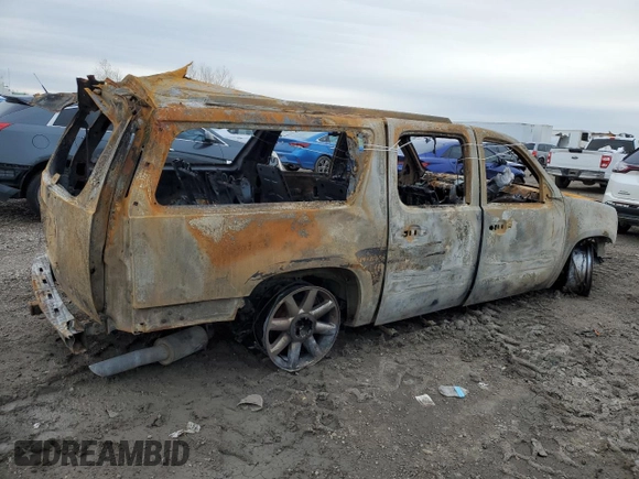 2010 GMC Yukon XL z VIN 1GKUCMEF0AR200343, wystawiony jako Copart lot #44949795 z przebiegiem Nie podano mil oraz Nie do naprawy. Historia ofert i sprzedaży dostępna na DreamBid. Obrazek 3.