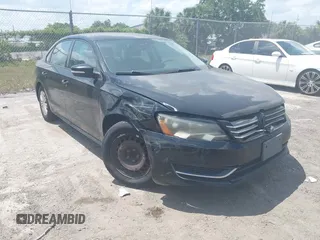 2015 Volkswagen Passat Limited Edition Edition z VIN 1VWAS7A37FC064900, wystawiony jako IAAI lot #42184766 z przebiegiem 184 905 mil mil oraz . Historia ofert i sprzedaży dostępna na DreamBid. Obrazek 1.