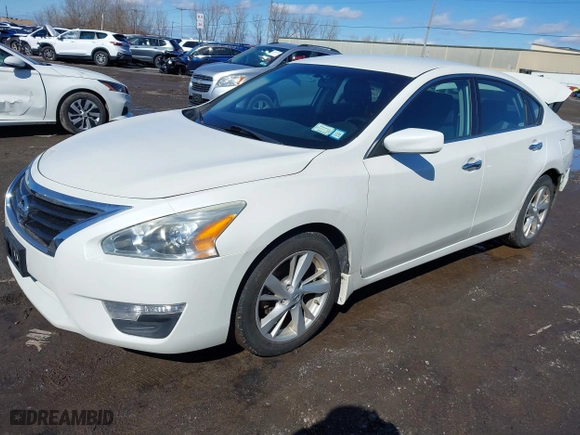 2014 Nissan Altima 2.5 SV with VIN 1N4AL3AP0EC126573, listed as a IAAI auction lot 41731224 with 132,497 mi miles. Bid and sale history available at carsss.com. Image 2.