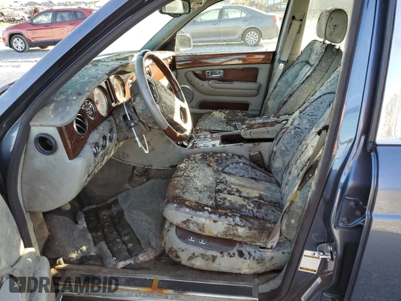 2005 Bentley Arnage R z VIN SCBLC37F65CX10805, wystawiony jako Copart lot #80332124 z przebiegiem Nie podano mil oraz Nie do naprawy • Non repairable. Historia ofert i sprzedaży dostępna na DreamBid. Obrazek 7.