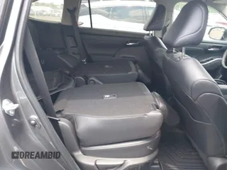 2024 Toyota Highlander LE z VIN 5TDKDRAH3RS543441, wystawiony jako IAAI lot #42429440 z przebiegiem 9 086 mil mil oraz . Historia ofert i sprzedaży dostępna na DreamBid. Obrazek 8.