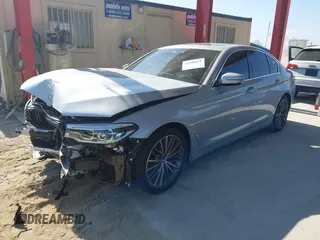 2019 BMW 5 Series 540i z VIN WBAJE5C56KWE66414, wystawiony jako IAAI lot #42200421 z przebiegiem 30 938 mil mil oraz . Historia ofert i sprzedaży dostępna na DreamBid. Obrazek 18.