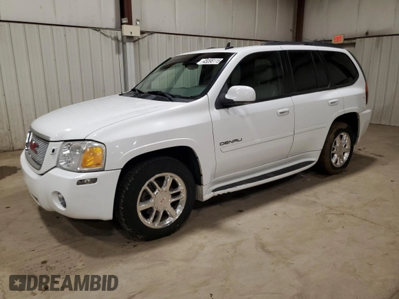 2007 GMC Envoy Denali with VIN 1GKET63M672302913, listed as a Copart auction lot 45098115 with 137,810 mi miles and Salvage Title. Bid and sale history available at carsss.com. Image 1.