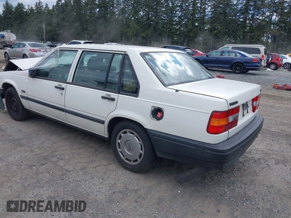 1994 Volvo 900 GLS with VIN YV1JS883XR3145743, listed as a IAAI auction lot 42216858 with 193,685 mi miles and . Bid and sale history available at DreamBid. Image 3.