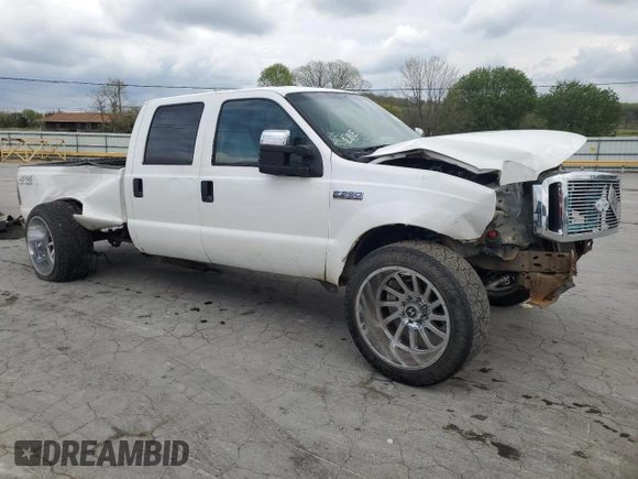 2006 Ford F-250 XL z VIN 1FTSW21516ED71127, wystawiony jako Copart lot #52815955 z przebiegiem 283 978 mil mil oraz Szkoda całkowita • Salvage title. Historia ofert i sprzedaży dostępna na DreamBid. Obrazek 4.