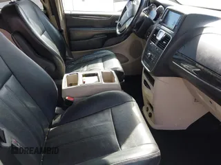 2014 Chrysler Town & Country Touring with VIN 2C4RC1BG9ER272798, listed as a IAAI auction lot 41555830 with 120,611 mi miles and . Bid and sale history available at DreamBid. Image 5.