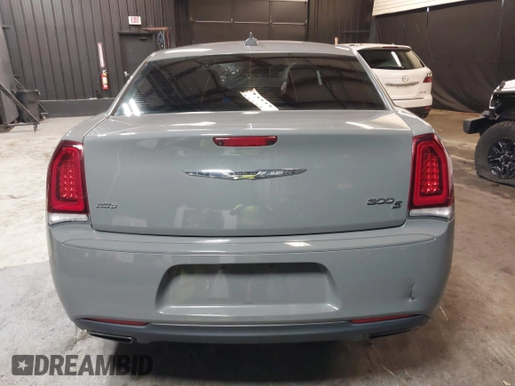 2017 Chrysler 300 S with VIN 2C3CCAGG4HH648188, listed as a IAAI auction lot 41675223 with 113,383 mi miles and . Bid and sale history available at carsss.com. Image 16.