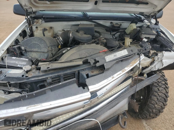 1998 Chevrolet Tahoe z VIN 3GNEK18R0WG147603, wystawiony jako Copart lot #51483845 z przebiegiem 187 582 mil mil oraz Szkoda całkowita • Salvage title. Historia ofert i sprzedaży dostępna na DreamBid. Obrazek 12.