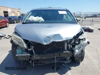 2015 Toyota Sienna XLE with VIN 5TDYK3DC5FS594514, listed as a IAAI auction lot 42183673 with 120,978 mi miles and . Bid and sale history available at DreamBid. Image 12.