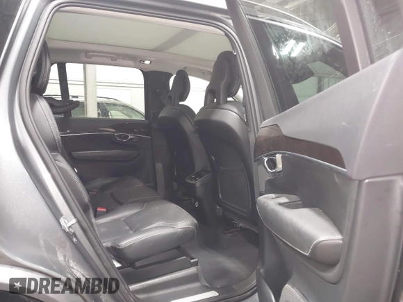 2018 Volvo XC90 Momentum z VIN YV4A22PK5J1371701, wystawiony jako IAAI lot #41647816 z przebiegiem 48 603 mil mil oraz . Historia ofert i sprzedaży dostępna na DreamBid. Obrazek 8.