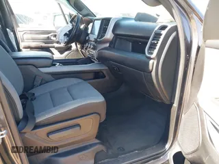 2022 Ram 1500 Big Horn z VIN 1C6RREBG6NN464013, wystawiony jako IAAI lot #41784284 z przebiegiem Nie podano mil oraz . Historia ofert i sprzedaży dostępna na DreamBid. Obrazek 5.