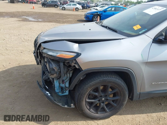 2015 Jeep Cherokee Sport с VIN 1C4PJMAB6FW662609, выставлен на аукционе IAAI как лот 42501537 с пробегом 182 800 миль миль и . История ставок и продаж доступна на DreamBid. Изображение 6.