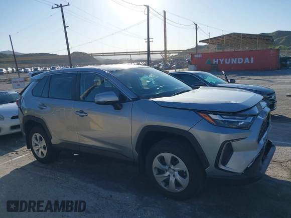 2025 Toyota RAV4 LE with VIN 2T3K1RFV3SW372394, listed as a IAAI auction lot 41616009 with 739 mi miles. Bid and sale history available at carsss.com. Image 13.