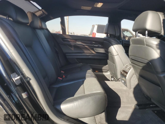 2014 BMW 7 Series ALPINA B7 xDrive with VIN WBAYF8C59ED142402, listed as a Copart auction lot 42735795 with 91,043 mi miles and Clean Title. Bid and sale history available at DreamBid. Image 10.
