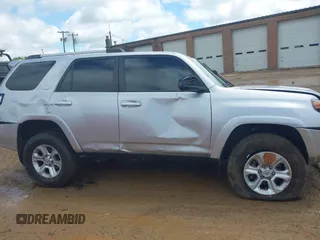 2021 Toyota 4Runner SR5 с VIN JTEMU5JR6M5885762, выставлен на аукционе IAAI как лот 42023275 с пробегом 113 140 миль миль и . История ставок и продаж доступна на DreamBid. Изображение 13.