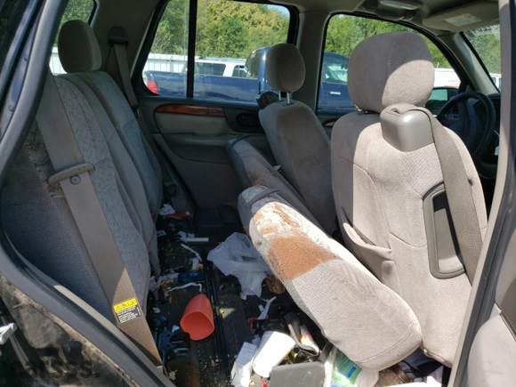 2004 Isuzu Ascender S with VIN 4NUDS13SX42102368, listed as a Copart auction lot 70032284 with 123,998 mi miles and Salvage Title. Bid and sale history available at carsss.com. Image 11.