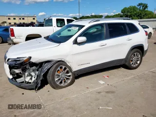 2019 Jeep Cherokee Latitude Plus z VIN 1C4PJLLB3KD154367, wystawiony jako Copart lot #59736035 z przebiegiem 110 784 mil mil oraz Szkoda całkowita • Salvage title. Historia ofert i sprzedaży dostępna na DreamBid. Obrazek 1.