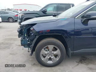 2025 Toyota RAV4 XLE with VIN 2T3W1RFV6SW367868, listed as a IAAI auction lot 41699930 with 2,204 mi miles. Bid and sale history available at carsss.com. Image 18.