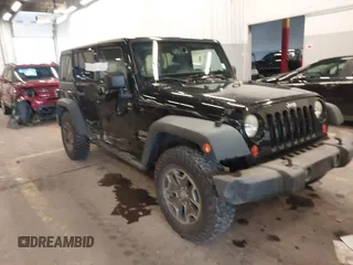 2013 Jeep Wrangler Unlimited Sport z VIN 1C4HJWDG3DL522393, wystawiony jako IAAI lot #41845663 z przebiegiem 142 994 mil mil oraz . Historia ofert i sprzedaży dostępna na DreamBid. Obrazek 1.