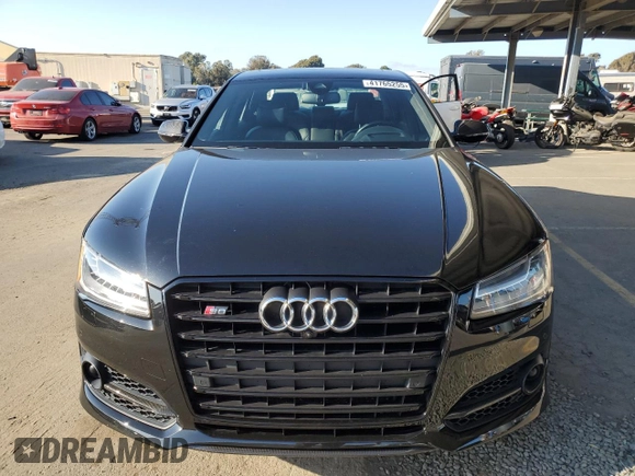 2017 Audi S8 z VIN WUAJ5AFD4HN900729, wystawiony jako Copart lot #41765255 z przebiegiem 95 974 mil mil oraz Szkoda całkowita • Salvage title. Historia ofert i sprzedaży dostępna na DreamBid. Obrazek 5.
