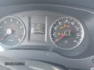 2013 Volkswagen Jetta SE z VIN 3VWDP7AJ7DM282456, wystawiony jako IAAI lot #42664312 z przebiegiem 175 075 mil mil oraz . Historia ofert i sprzedaży dostępna na DreamBid. Obrazek 7.