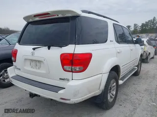 2005 Toyota Sequoia SR5 with VIN 5TDZT34A95S248173, listed as a IAAI auction lot 41672405 with 258,738 mi miles. Bid and sale history available at carsss.com. Image 4.