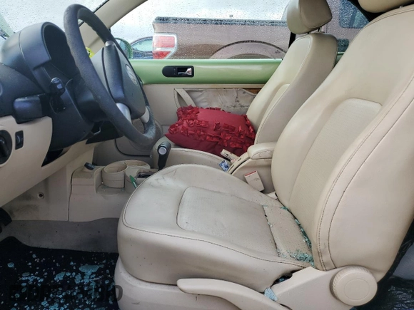2004 Volkswagen Beetle GLS с VIN 3VWCM31Y54M326917, выставлен на аукционе Copart как лот 74971544 с пробегом Не указан миль и На запчасти • Non repairable. История ставок и продаж доступна на DreamBid. Изображение 7.
