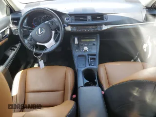 2015 Lexus CT 200h z VIN JTHKD5BH1F2249089, wystawiony jako Copart lot #55648725 z przebiegiem 105 852 mil mil oraz Szkody całkowita. Historia ofert i sprzedaży dostępna na DreamBid. Obrazek 8.