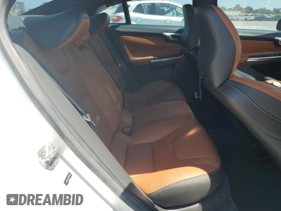 2016 Volvo S60 T5 Drive-E Premier z VIN YV126MFK4G2407948, wystawiony jako Copart lot #53395205 z przebiegiem 89 466 mil mil oraz Szkoda całkowita • Salvage title. Historia ofert i sprzedaży dostępna na DreamBid. Obrazek 10.