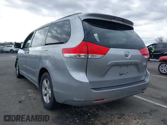 2012 Toyota Sienna LE AAS с VIN 5TDKK3DCXCS187273, выставлен на аукционе IAAI как лот 41741836 с пробегом 126 290 миль миль и . История ставок и продаж доступна на DreamBid. Изображение 3.