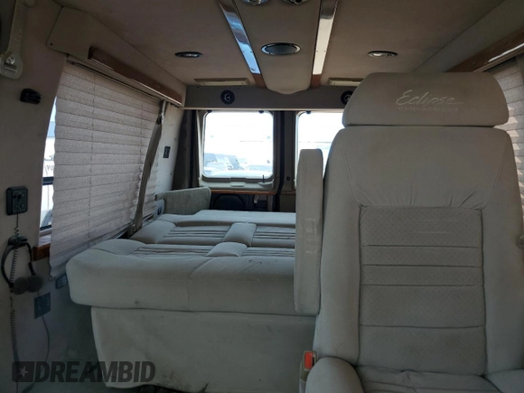 2001 Ford Econoline Cargo Recreational with VIN 1FDRE14L51HB25836, listed as a Copart auction lot 70288734 with 191,696 mi miles and Clean Title. Bid and sale history available at carsss.com. Image 10.