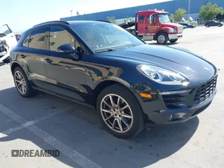 2017 Porsche Macan z VIN WP1AA2A59HLB83303, wystawiony jako IAAI lot #42077782 z przebiegiem 90 344 mil mil oraz . Historia ofert i sprzedaży dostępna na DreamBid. Obrazek 1.
