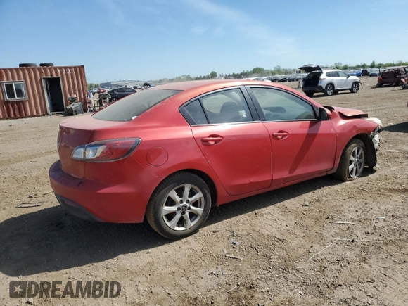 2011 Mazda 3 i Touring z VIN JM1BL1VF8B1473337, wystawiony jako Copart lot #56405565 z przebiegiem Nie podano mil oraz Szkoda całkowita • Salvage title. Historia ofert i sprzedaży dostępna na DreamBid. Obrazek 3.