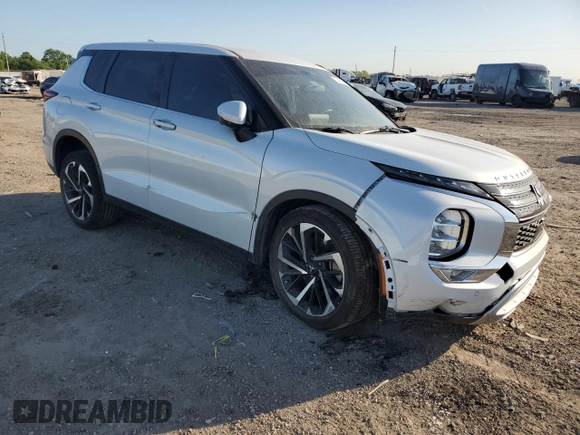 2022 Mitsubishi Outlander SE z VIN JA4J3UA80NZ026246, wystawiony jako Copart lot #52438755 z przebiegiem Nie podano mil oraz Szkoda całkowita • Salvage title. Historia ofert i sprzedaży dostępna na DreamBid. Obrazek 4.