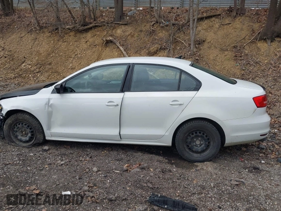 2015 Volkswagen Jetta SE с VIN 3VWD17AJ8FM335279, выставлен на аукционе IAAI как лот 42037495 с пробегом 106 893 миль миль и . История ставок и продаж доступна на DreamBid. Изображение 14.
